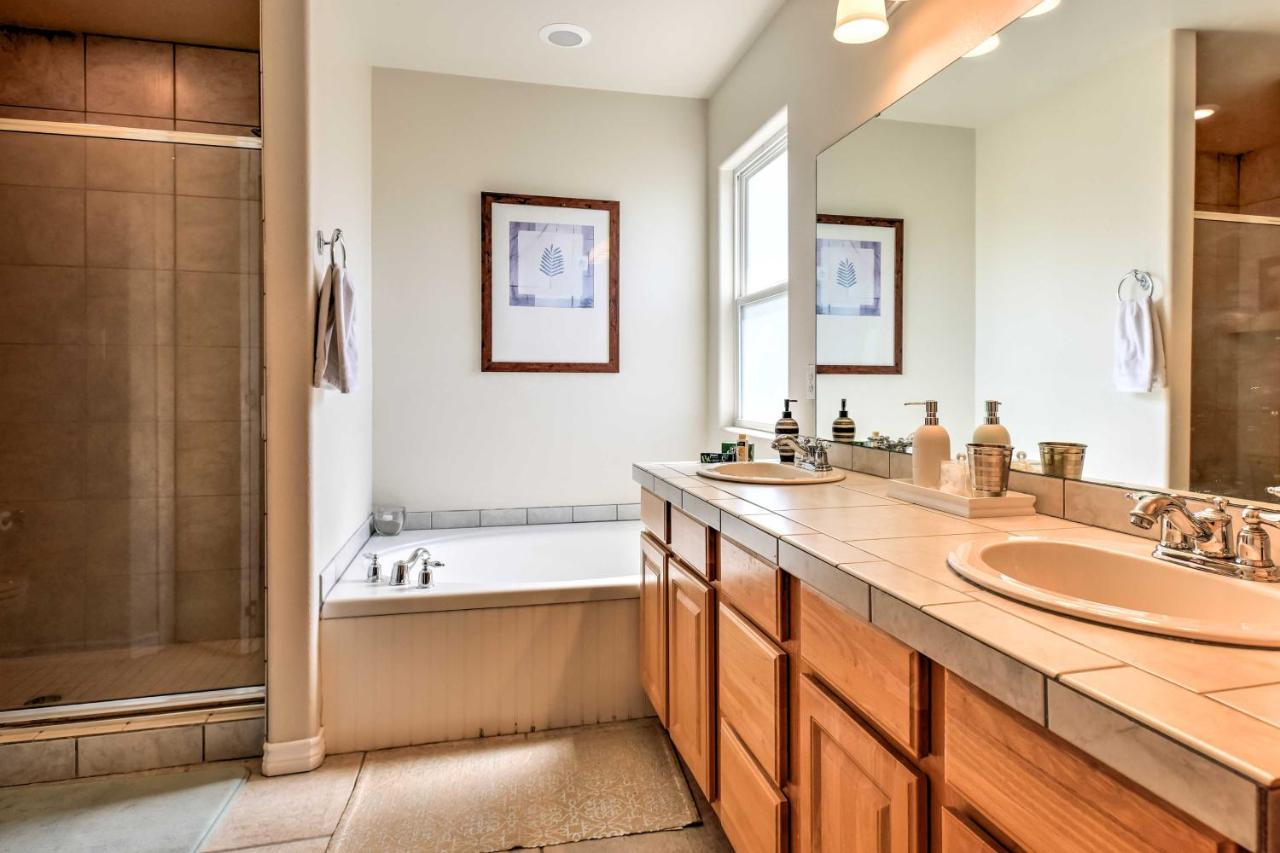 Waterfront Corpus Christi Townhome With Pool And Dock! Εξωτερικό φωτογραφία