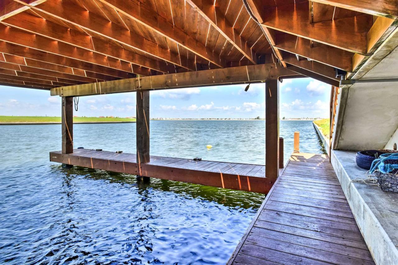 Waterfront Corpus Christi Townhome With Pool And Dock! Εξωτερικό φωτογραφία